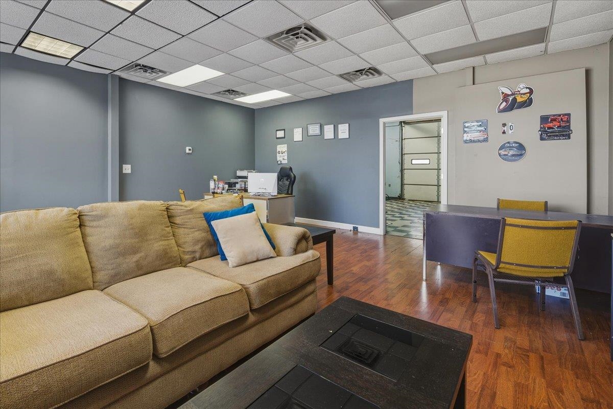 1215 GREENVILLE AVE, STAUNTON, Virginia 24401, ,Commercial,1215 GREENVILLE AVE,672714 MLS # 672714