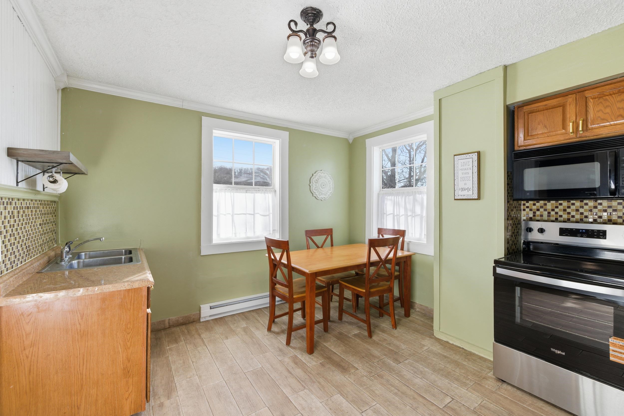 606 WINTHROP ST, STAUNTON, Virginia 24401, 3 Bedrooms Bedrooms, ,1 BathroomBathrooms,Residential,606 WINTHROP ST,672719 MLS # 672719