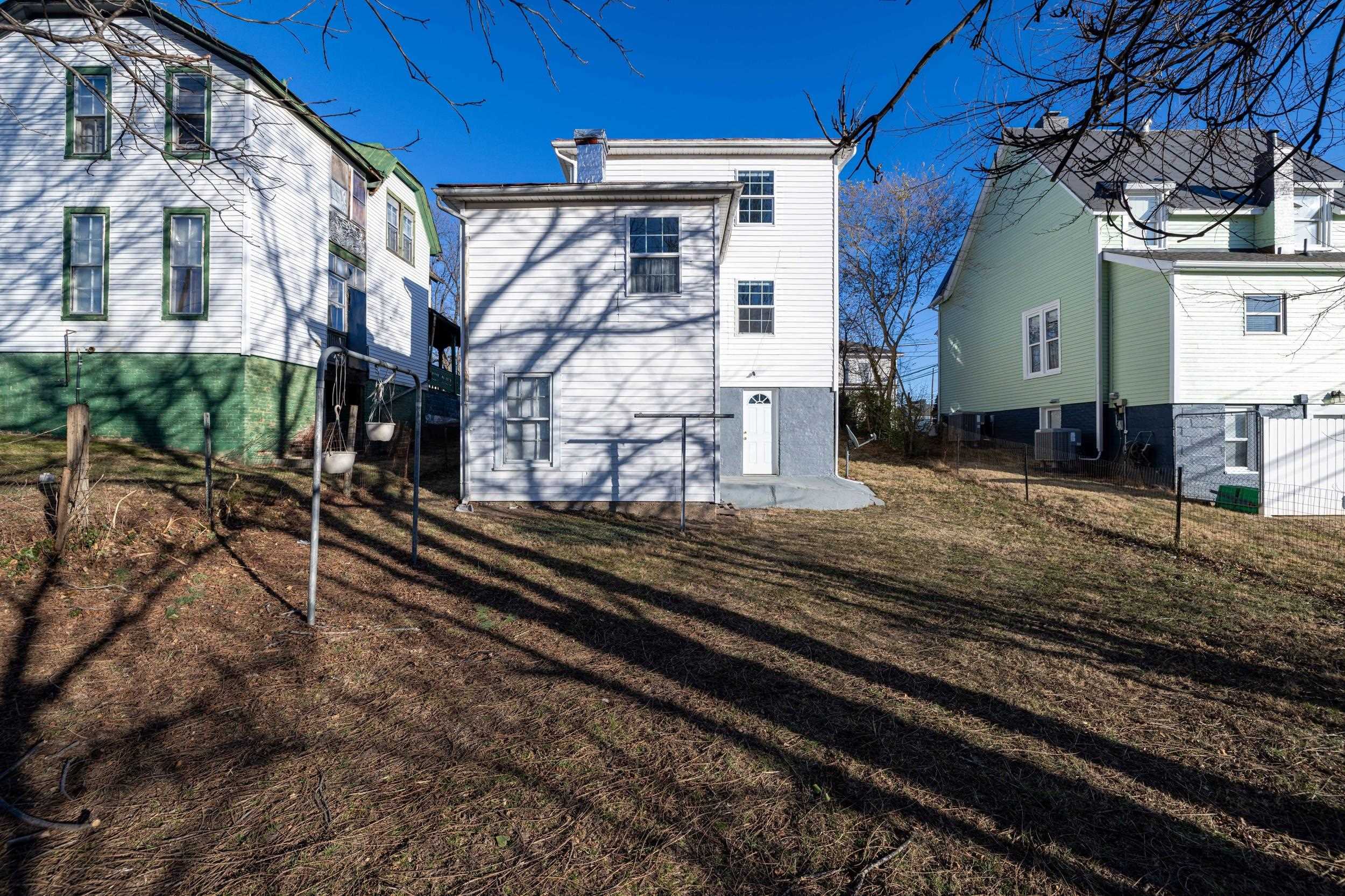 606 WINTHROP ST, STAUNTON, Virginia 24401, 3 Bedrooms Bedrooms, ,1 BathroomBathrooms,Residential,606 WINTHROP ST,672719 MLS # 672719