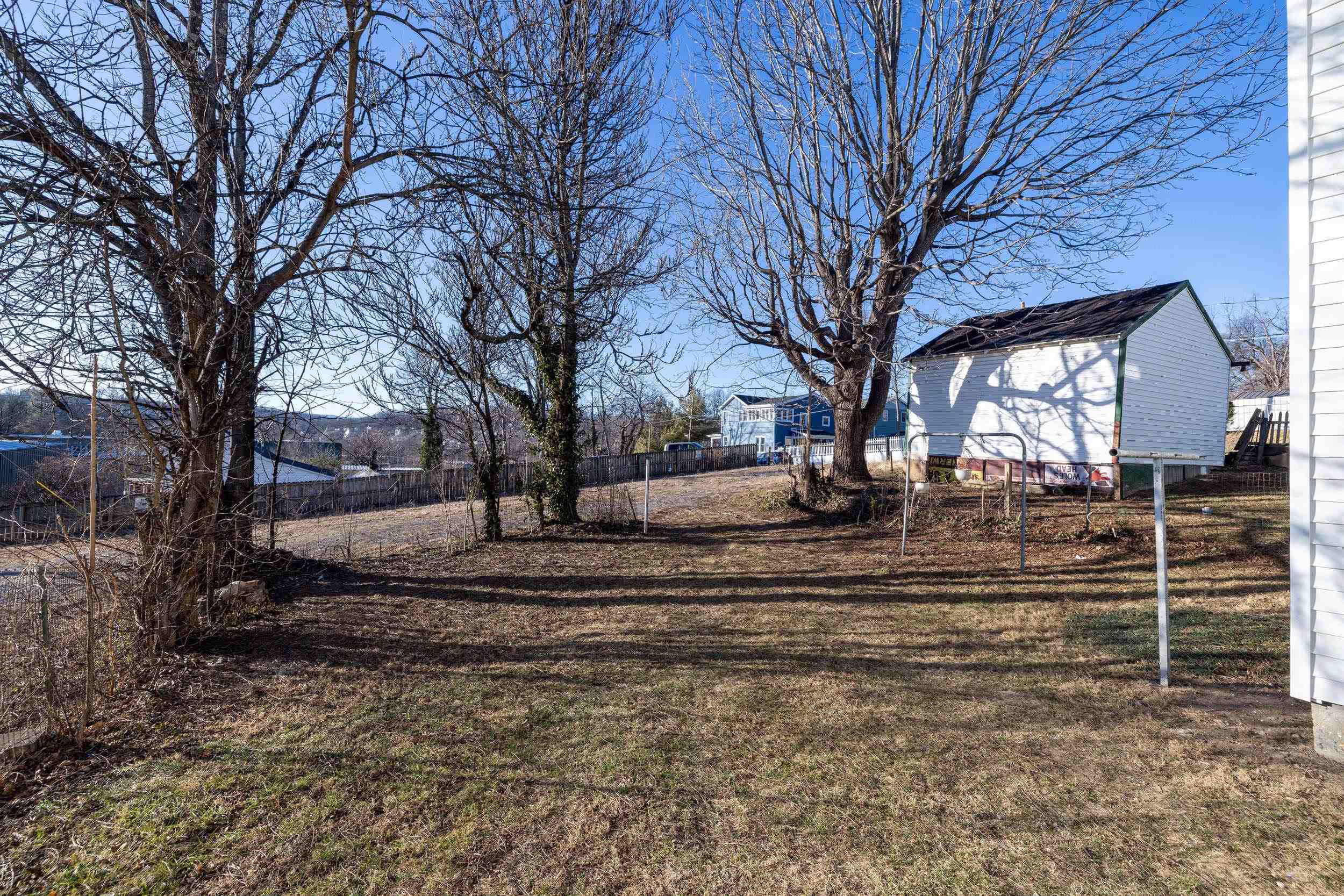 606 WINTHROP ST, STAUNTON, Virginia 24401, 3 Bedrooms Bedrooms, ,1 BathroomBathrooms,Residential,606 WINTHROP ST,672719 MLS # 672719