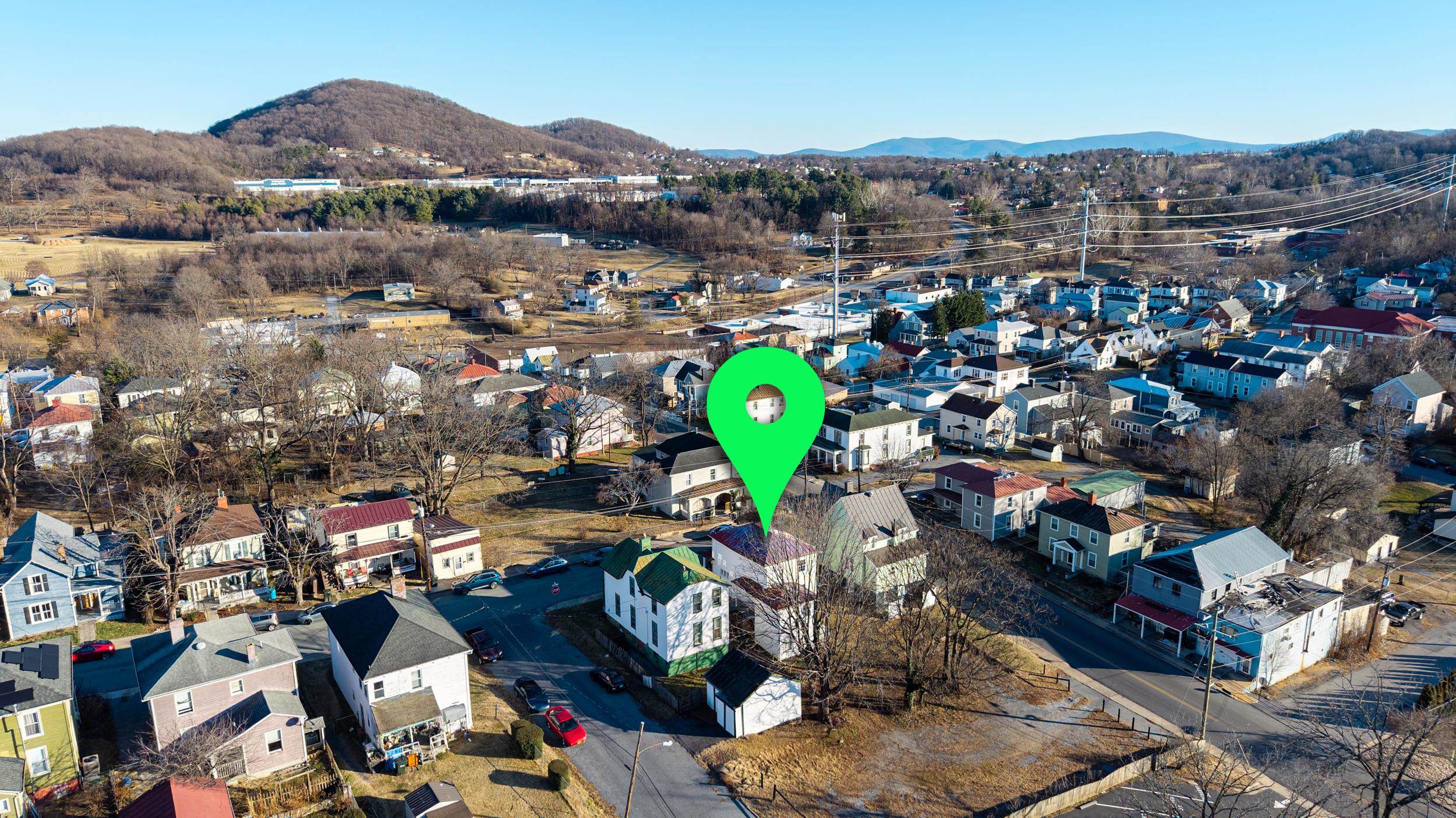 606 WINTHROP ST, STAUNTON, Virginia 24401, 3 Bedrooms Bedrooms, ,1 BathroomBathrooms,Residential,606 WINTHROP ST,672719 MLS # 672719