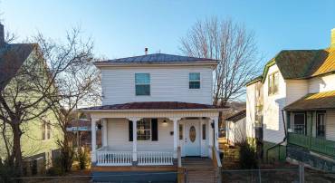 606 WINTHROP ST, STAUNTON, Virginia 24401, 3 Bedrooms Bedrooms, ,1 BathroomBathrooms,Residential,606 WINTHROP ST,672719 MLS # 672719