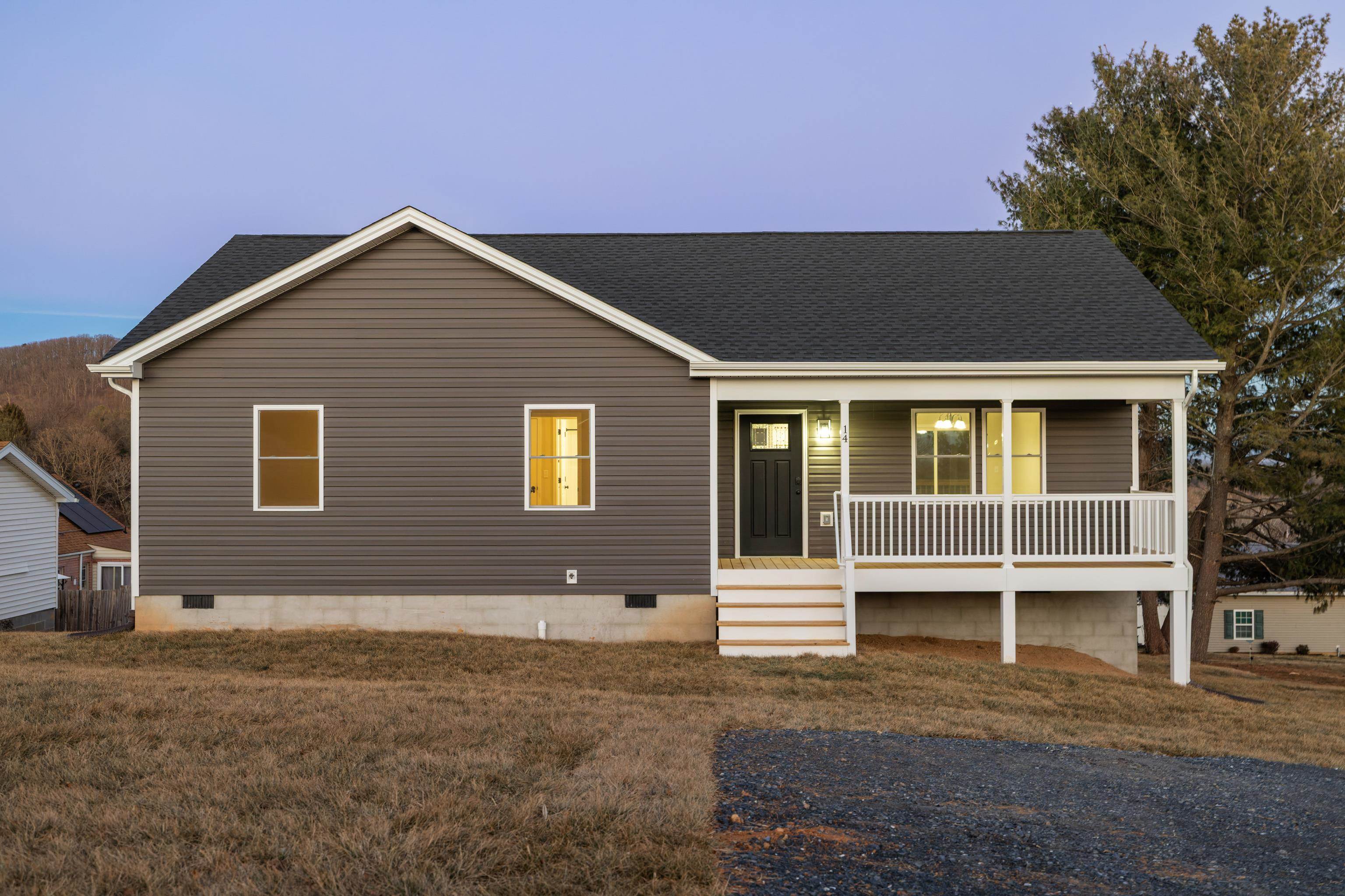 14 GRAND VIEW, STAUNTON, Virginia 24401, 3 Bedrooms Bedrooms, ,2 BathroomsBathrooms,Residential,14 GRAND VIEW,672722 MLS # 672722