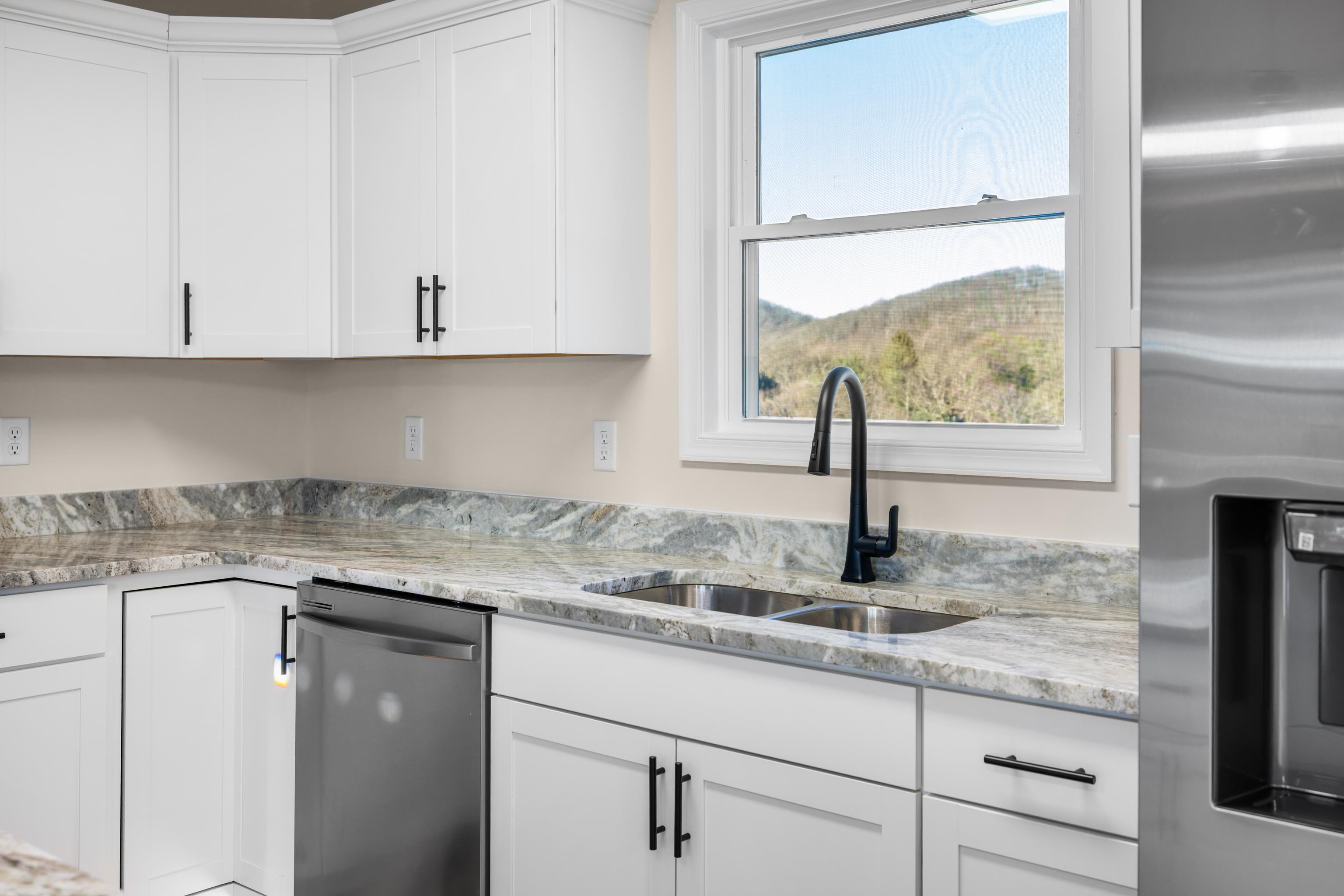 14 GRAND VIEW, STAUNTON, Virginia 24401, 3 Bedrooms Bedrooms, ,2 BathroomsBathrooms,Residential,14 GRAND VIEW,672722 MLS # 672722