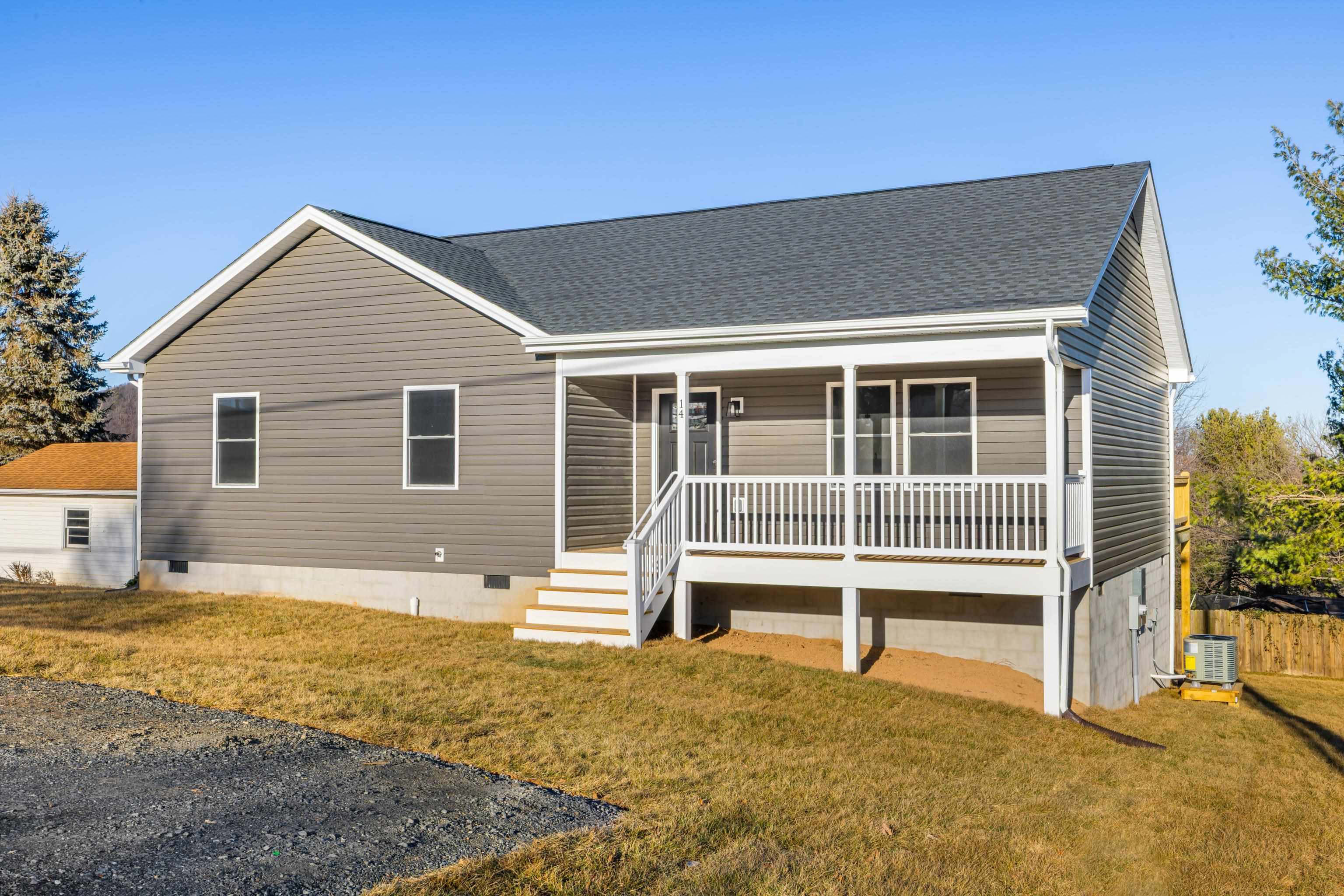 14 GRAND VIEW, STAUNTON, Virginia 24401, 3 Bedrooms Bedrooms, ,2 BathroomsBathrooms,Residential,14 GRAND VIEW,672722 MLS # 672722