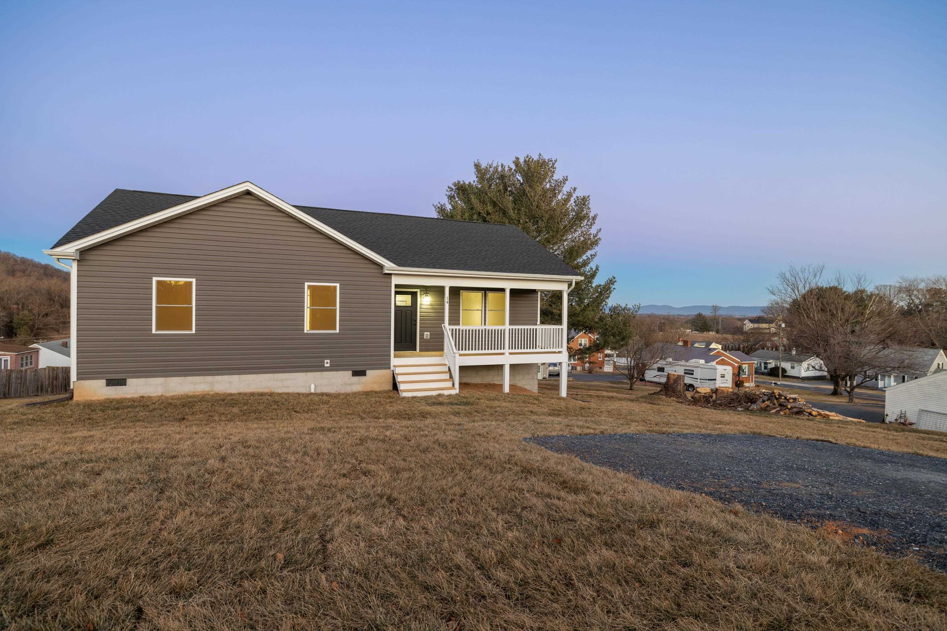 14 GRAND VIEW, STAUNTON, Virginia 24401, 3 Bedrooms Bedrooms, ,2 BathroomsBathrooms,Residential,14 GRAND VIEW,672722 MLS # 672722