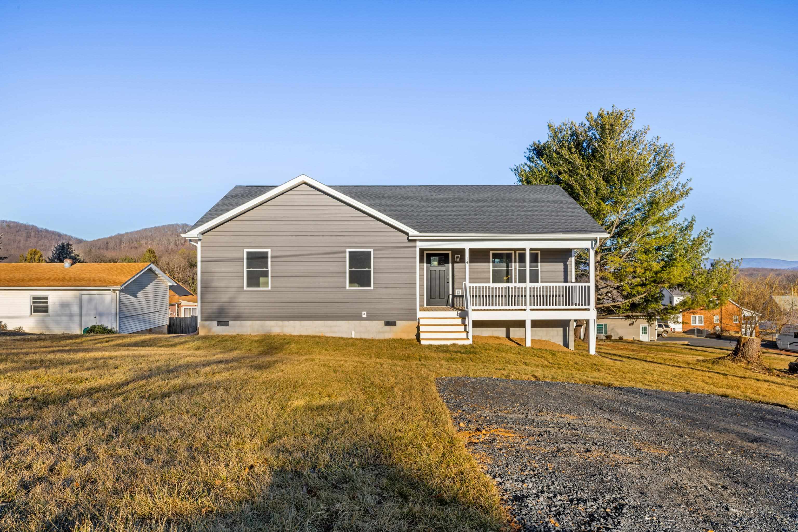 14 GRAND VIEW, STAUNTON, Virginia 24401, 3 Bedrooms Bedrooms, ,2 BathroomsBathrooms,Residential,14 GRAND VIEW,672722 MLS # 672722