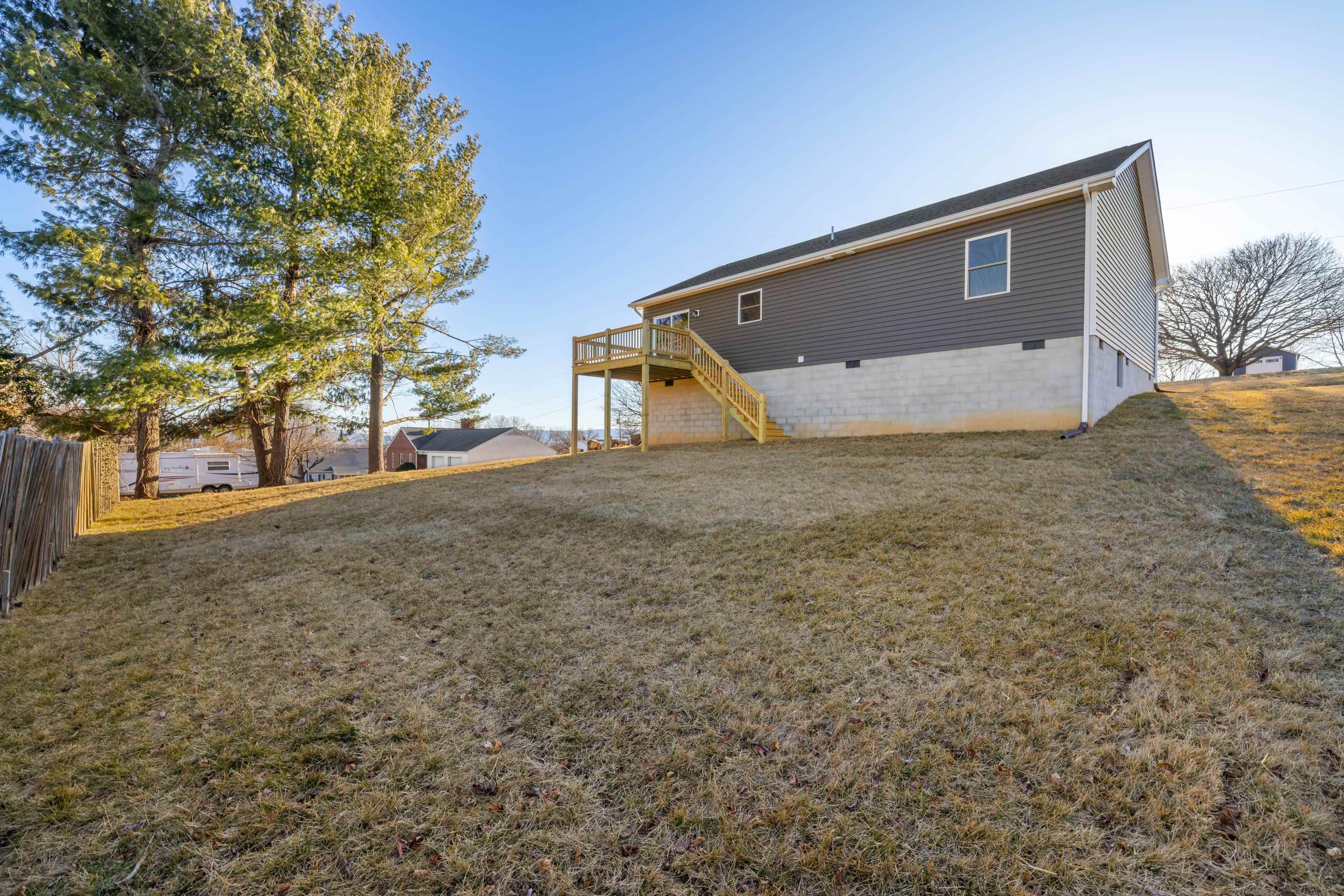 14 GRAND VIEW, STAUNTON, Virginia 24401, 3 Bedrooms Bedrooms, ,2 BathroomsBathrooms,Residential,14 GRAND VIEW,672722 MLS # 672722