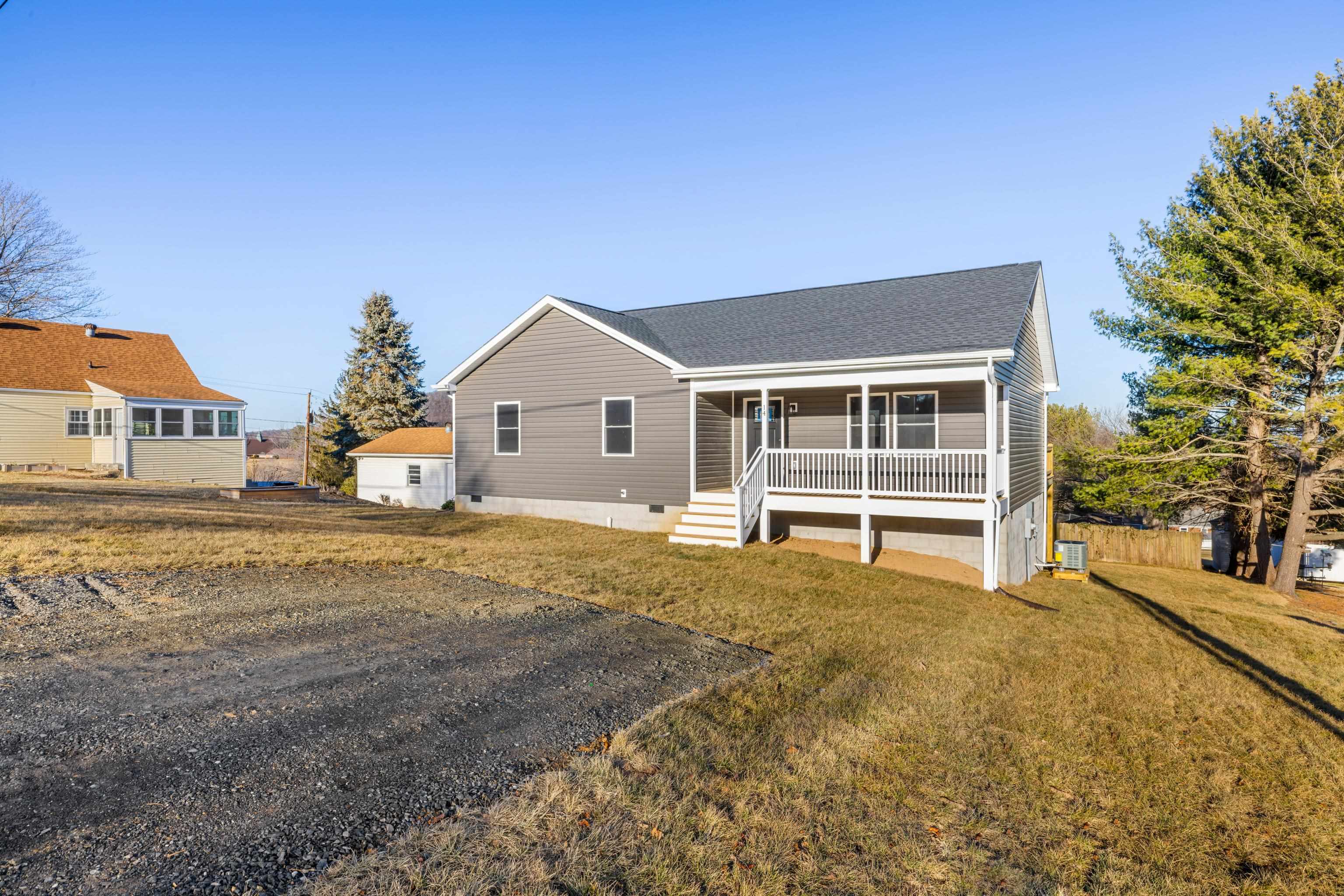 14 GRAND VIEW, STAUNTON, Virginia 24401, 3 Bedrooms Bedrooms, ,2 BathroomsBathrooms,Residential,14 GRAND VIEW,672722 MLS # 672722