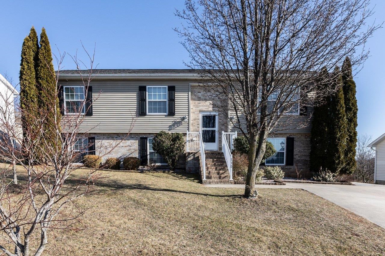 130 CLARA CT, HARRISONBURG, Virginia 22802, 5 Bedrooms Bedrooms, ,3 BathroomsBathrooms,Residential,130 CLARA CT,672723 MLS # 672723 130 CLARA CT, HARRISONBURG, Virginia 22802, 5 Bedrooms Bedrooms, ,3 BathroomsBathrooms,Residential,130 CLARA CT,672723 MLS # 672723