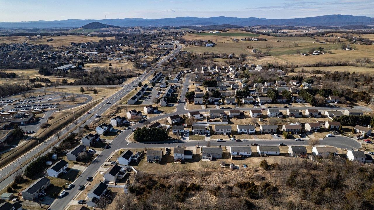 130 CLARA CT, HARRISONBURG, Virginia 22802, 5 Bedrooms Bedrooms, ,3 BathroomsBathrooms,Residential,130 CLARA CT,672723 MLS # 672723 130 CLARA CT, HARRISONBURG, Virginia 22802, 5 Bedrooms Bedrooms, ,3 BathroomsBathrooms,Residential,130 CLARA CT,672723 MLS # 672723