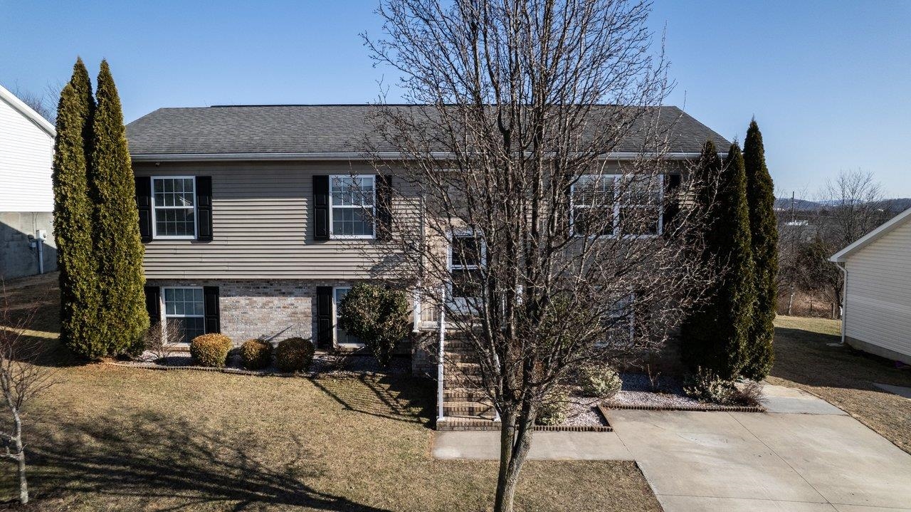 130 CLARA CT, HARRISONBURG, Virginia 22802, 5 Bedrooms Bedrooms, ,3 BathroomsBathrooms,Residential,130 CLARA CT,672723 MLS # 672723 130 CLARA CT, HARRISONBURG, Virginia 22802, 5 Bedrooms Bedrooms, ,3 BathroomsBathrooms,Residential,130 CLARA CT,672723 MLS # 672723