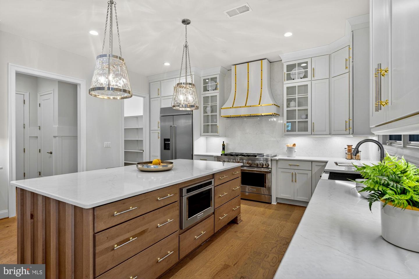 309 PARK ST NE, VIENNA, Virginia 22180, 6 Bedrooms Bedrooms, ,6 BathroomsBathrooms,Residential,For sale,309 PARK ST NE,VAFX2234706 MLS # VAFX2234706