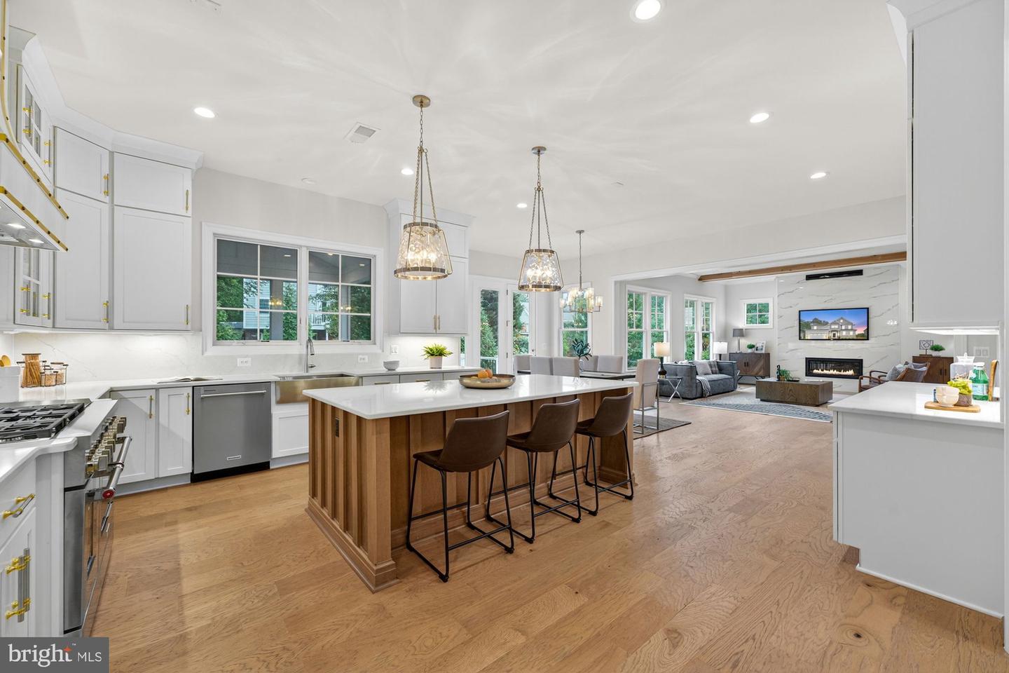 309 PARK ST NE, VIENNA, Virginia 22180, 6 Bedrooms Bedrooms, ,6 BathroomsBathrooms,Residential,For sale,309 PARK ST NE,VAFX2234706 MLS # VAFX2234706