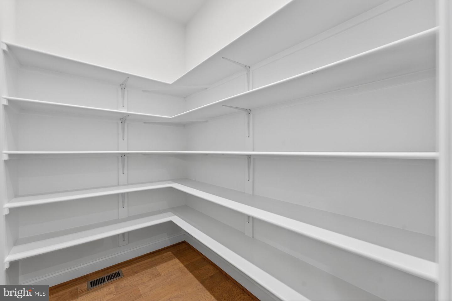 309 PARK ST NE, VIENNA, Virginia 22180, 6 Bedrooms Bedrooms, ,6 BathroomsBathrooms,Residential,For sale,309 PARK ST NE,VAFX2234706 MLS # VAFX2234706