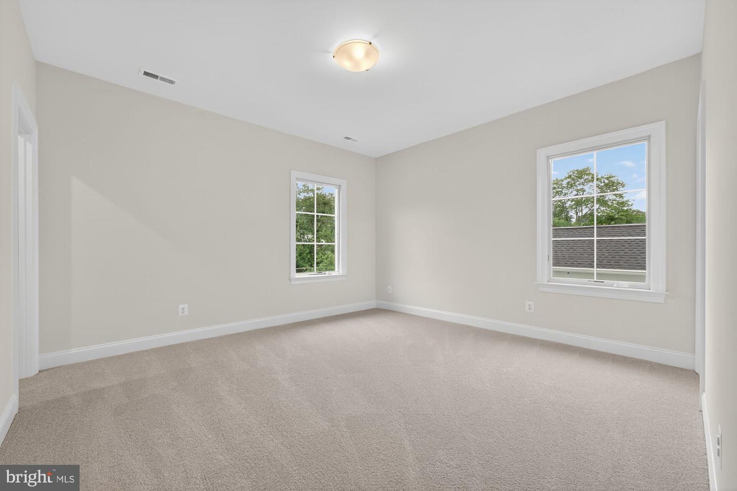 309 PARK ST NE, VIENNA, Virginia 22180, 6 Bedrooms Bedrooms, ,6 BathroomsBathrooms,Residential,For sale,309 PARK ST NE,VAFX2234706 MLS # VAFX2234706