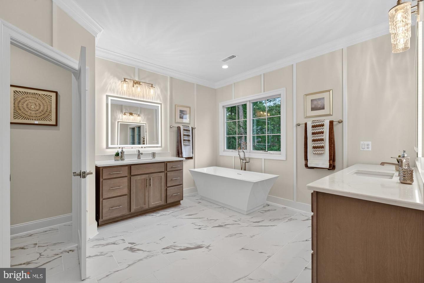 309 PARK ST NE, VIENNA, Virginia 22180, 6 Bedrooms Bedrooms, ,6 BathroomsBathrooms,Residential,For sale,309 PARK ST NE,VAFX2234706 MLS # VAFX2234706