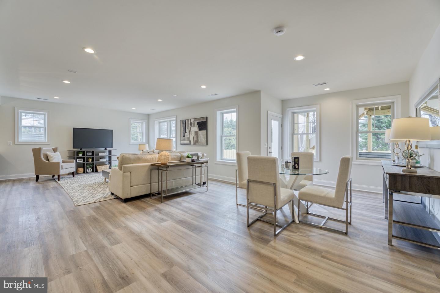 309 PARK ST NE, VIENNA, Virginia 22180, 6 Bedrooms Bedrooms, ,6 BathroomsBathrooms,Residential,For sale,309 PARK ST NE,VAFX2234706 MLS # VAFX2234706