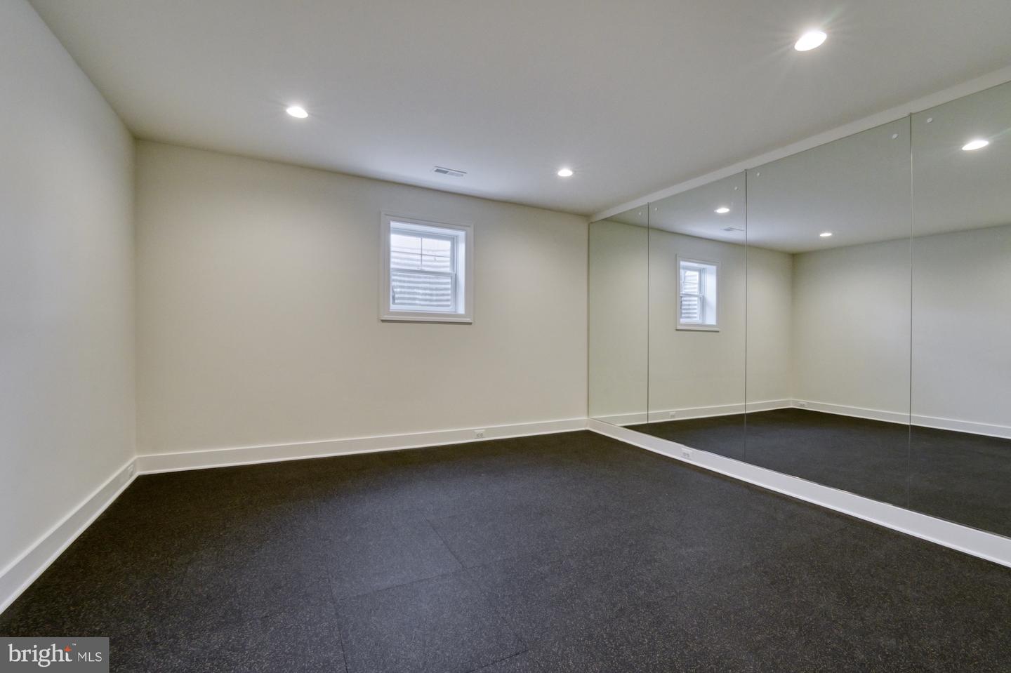 309 PARK ST NE, VIENNA, Virginia 22180, 6 Bedrooms Bedrooms, ,6 BathroomsBathrooms,Residential,For sale,309 PARK ST NE,VAFX2234706 MLS # VAFX2234706