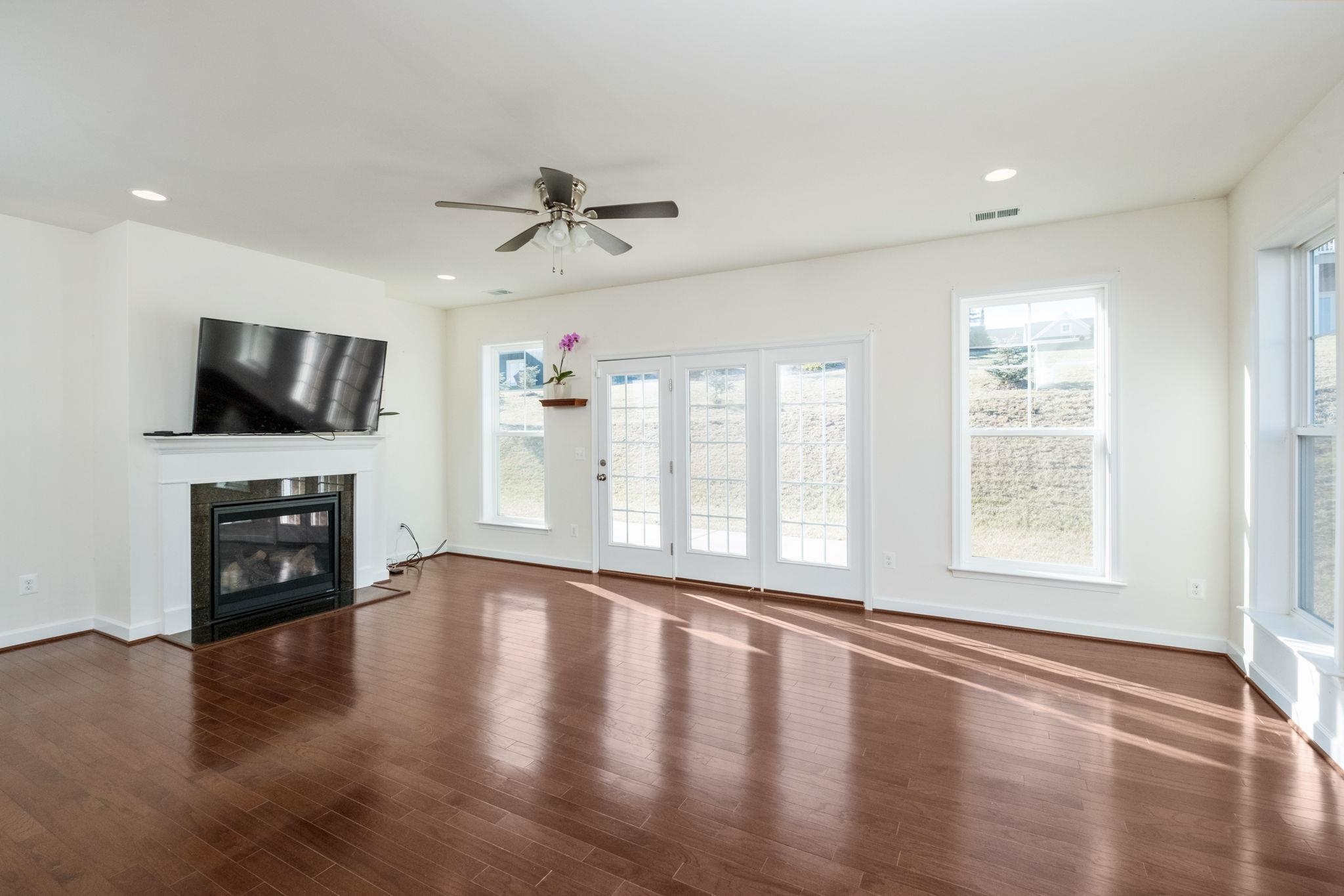 3144 PRESTON LAKE BLVD, ROCKINGHAM, Virginia 22801, 3 Bedrooms Bedrooms, ,3 BathroomsBathrooms,Residential,3144 PRESTON LAKE BLVD,672739 MLS # 672739