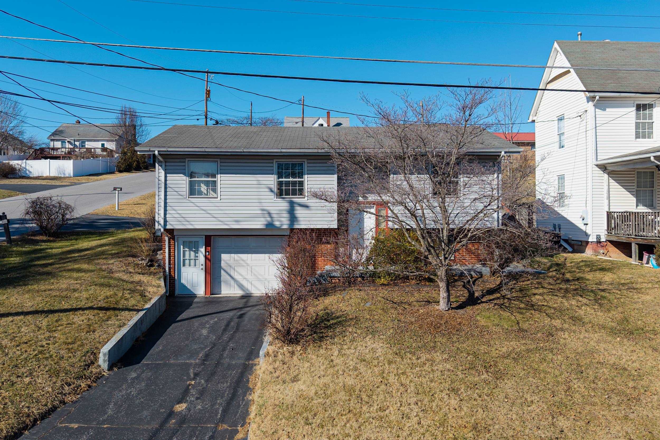 801 GRAYSON AVE, WAYNESBORO, Virginia 22980, 3 Bedrooms Bedrooms, ,2 BathroomsBathrooms,Residential,801 Grayson Ave, Waynesboro VA, 22980,801 GRAYSON AVE,672742 MLS # 672742