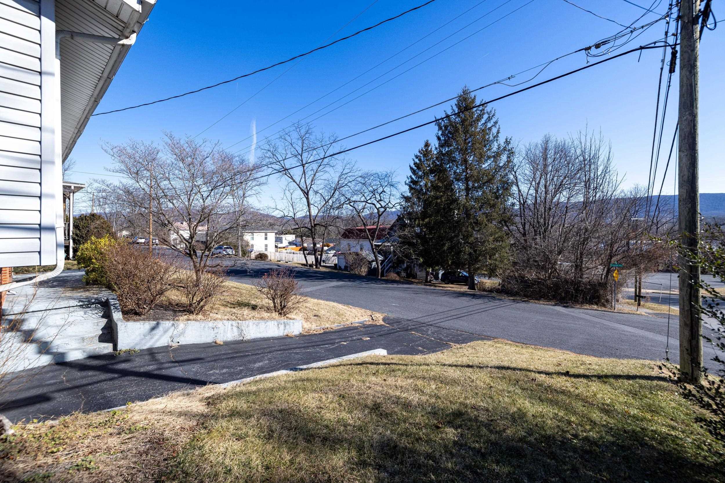 801 GRAYSON AVE, WAYNESBORO, Virginia 22980, 3 Bedrooms Bedrooms, ,2 BathroomsBathrooms,Residential,801 Grayson Ave, Waynesboro VA, 22980,801 GRAYSON AVE,672742 MLS # 672742