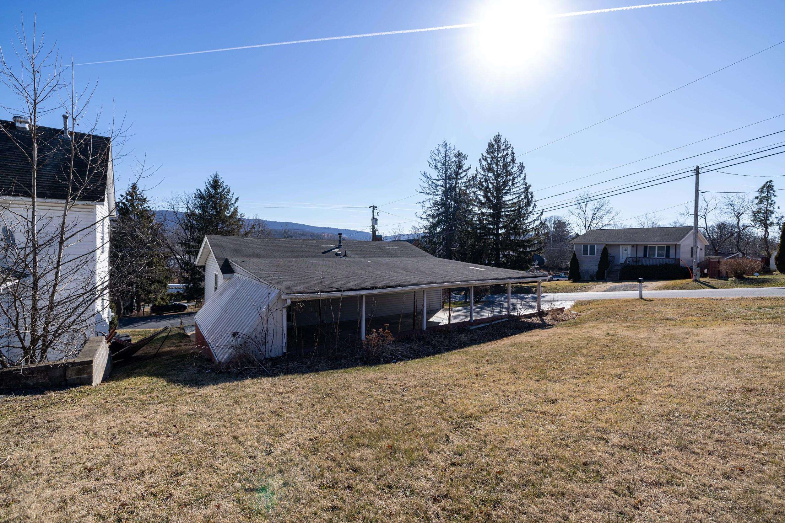 801 GRAYSON AVE, WAYNESBORO, Virginia 22980, 3 Bedrooms Bedrooms, ,2 BathroomsBathrooms,Residential,801 Grayson Ave, Waynesboro VA, 22980,801 GRAYSON AVE,672742 MLS # 672742