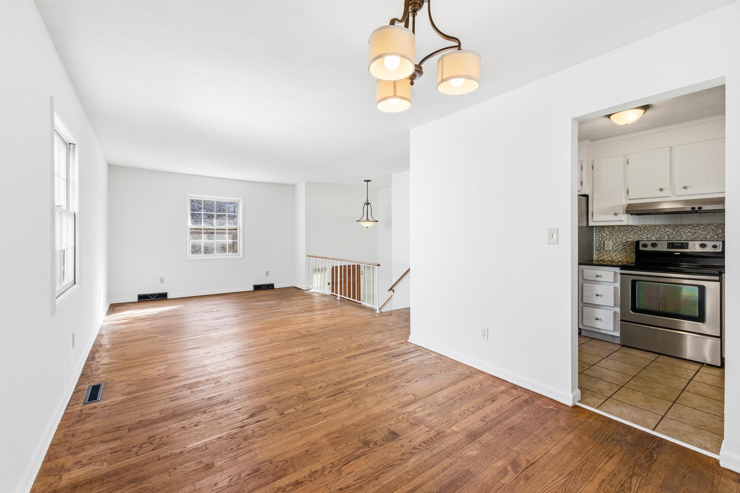 801 GRAYSON AVE, WAYNESBORO, Virginia 22980, 3 Bedrooms Bedrooms, ,2 BathroomsBathrooms,Residential,801 Grayson Ave, Waynesboro VA, 22980,801 GRAYSON AVE,672742 MLS # 672742