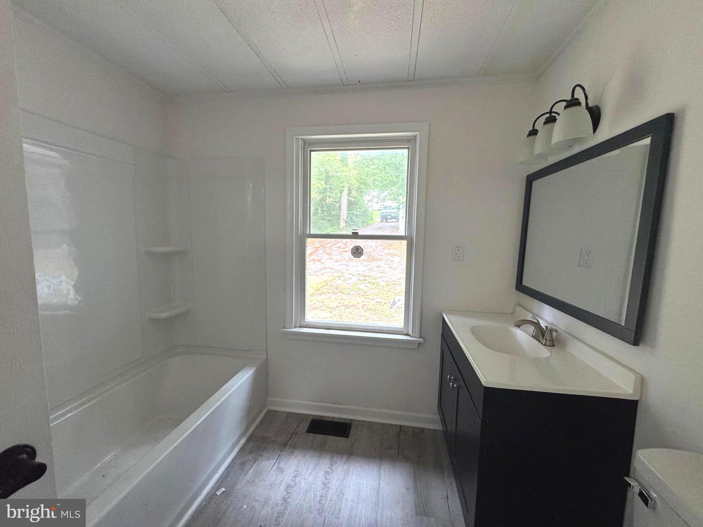 26374 HILL RD, RUTHER GLEN, Virginia 22546, 4 Bedrooms Bedrooms, 5 Rooms Rooms,2 BathroomsBathrooms,Residential,For sale,26374 HILL RD,VACV2008922 MLS # VACV2008922