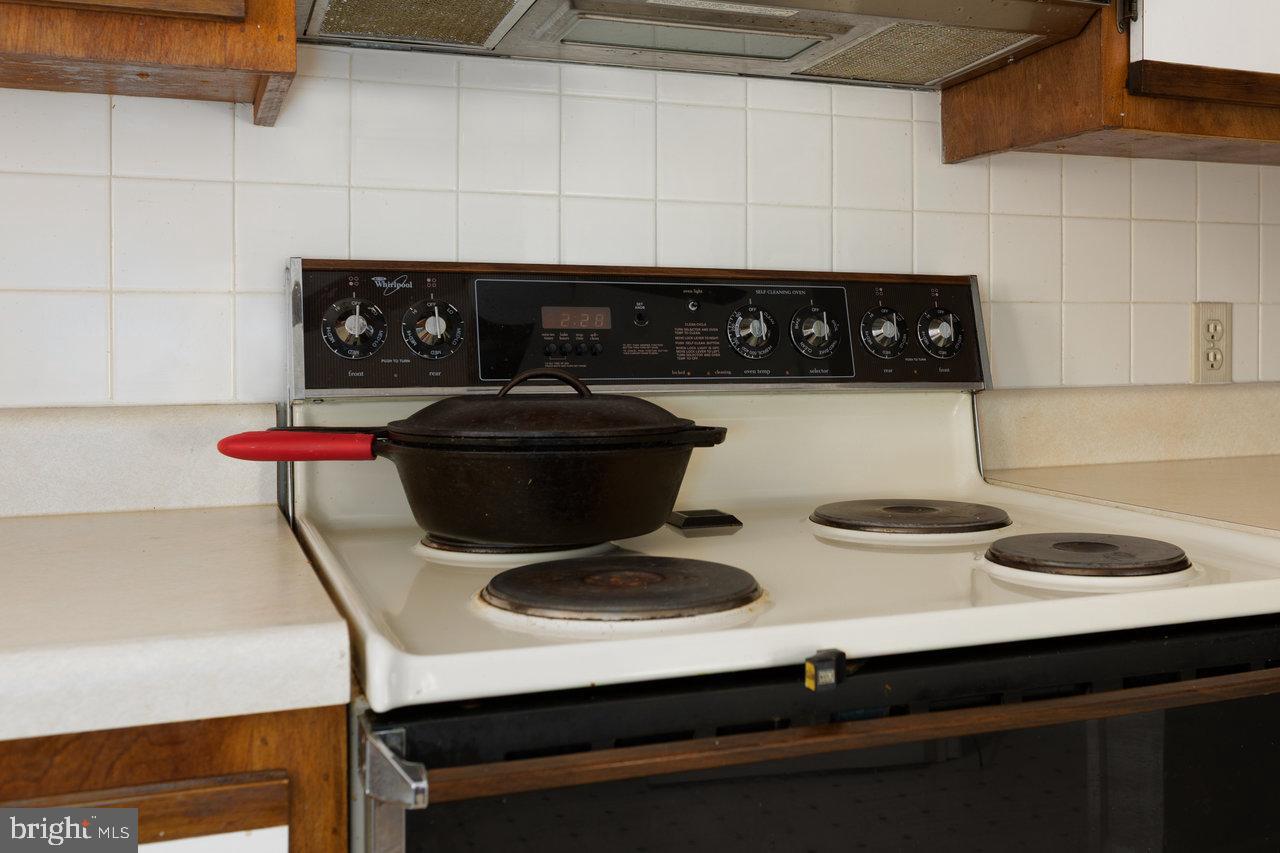 1 ROWE DR, LURAY, Virginia 22835, 3 Bedrooms Bedrooms, 10 Rooms Rooms,2 BathroomsBathrooms,Residential,For sale,1 ROWE DR,VAPA2005432 MLS # VAPA2005432