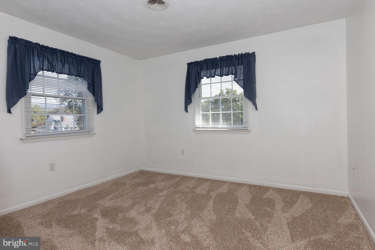 1 ROWE DR, LURAY, Virginia 22835, 3 Bedrooms Bedrooms, 10 Rooms Rooms,2 BathroomsBathrooms,Residential,For sale,1 ROWE DR,VAPA2005432 MLS # VAPA2005432