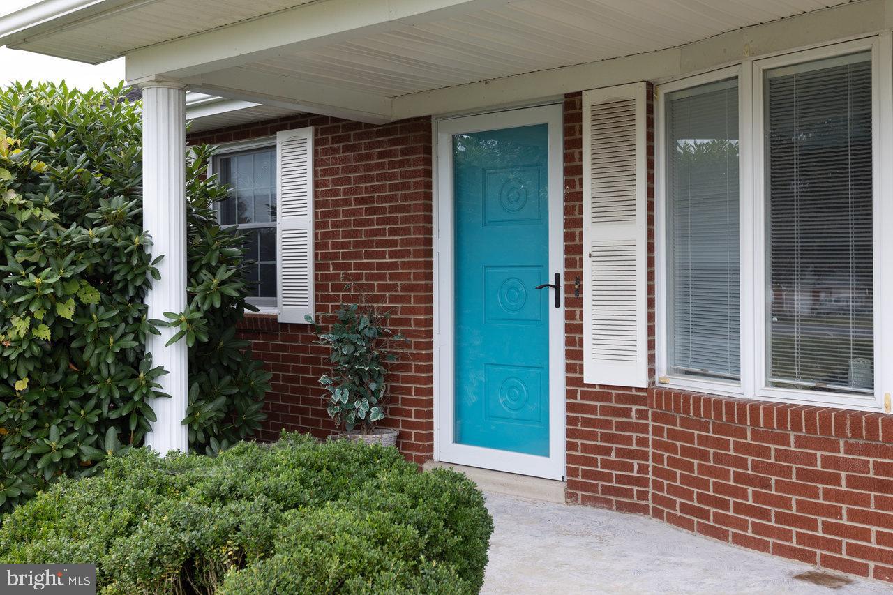 1 ROWE DR, LURAY, Virginia 22835, 3 Bedrooms Bedrooms, 10 Rooms Rooms,2 BathroomsBathrooms,Residential,For sale,1 ROWE DR,VAPA2005432 MLS # VAPA2005432