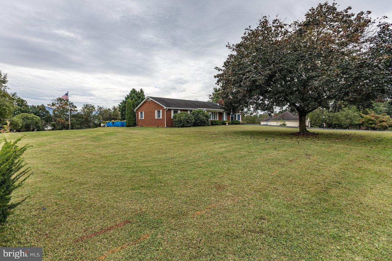 1 ROWE DR, LURAY, Virginia 22835, 3 Bedrooms Bedrooms, 10 Rooms Rooms,2 BathroomsBathrooms,Residential,For sale,1 ROWE DR,VAPA2005432 MLS # VAPA2005432