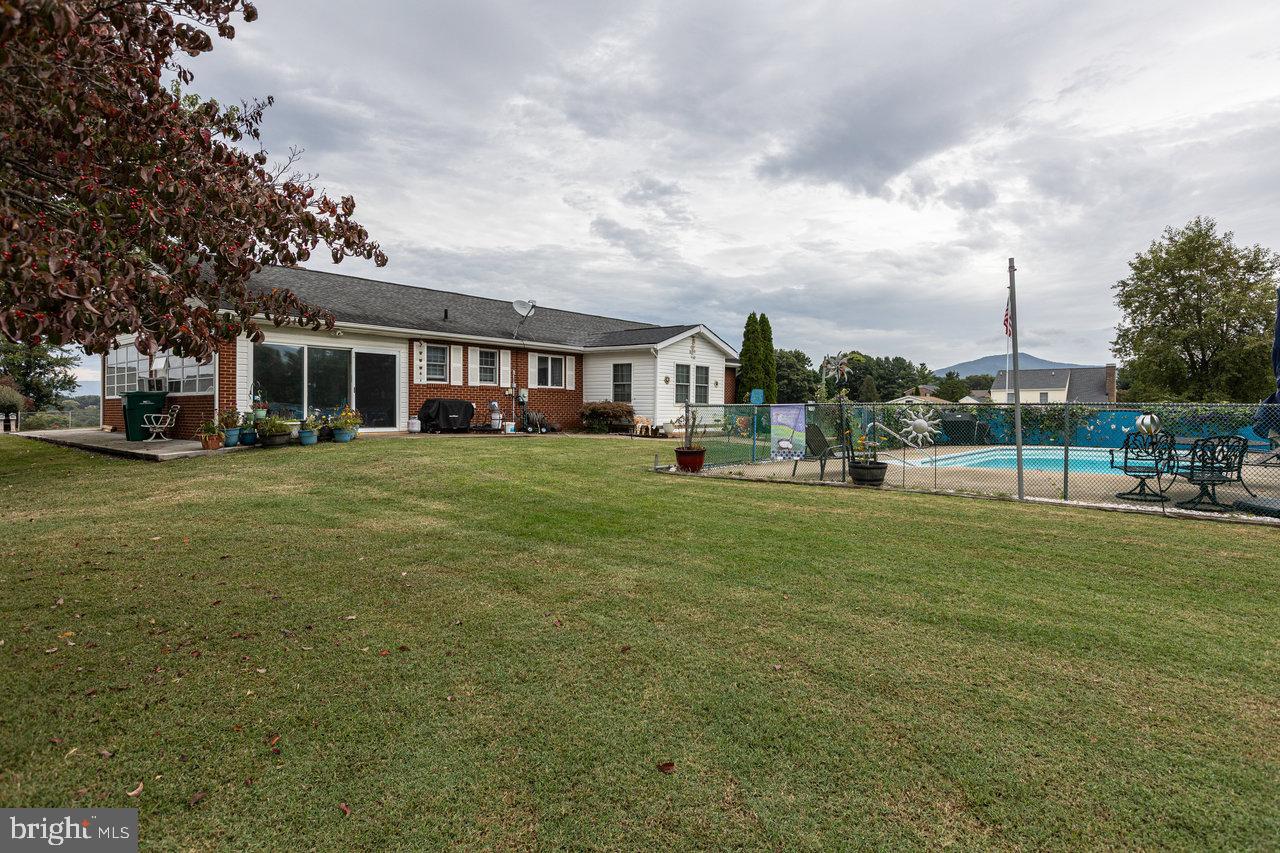 1 ROWE DR, LURAY, Virginia 22835, 3 Bedrooms Bedrooms, 10 Rooms Rooms,2 BathroomsBathrooms,Residential,For sale,1 ROWE DR,VAPA2005432 MLS # VAPA2005432