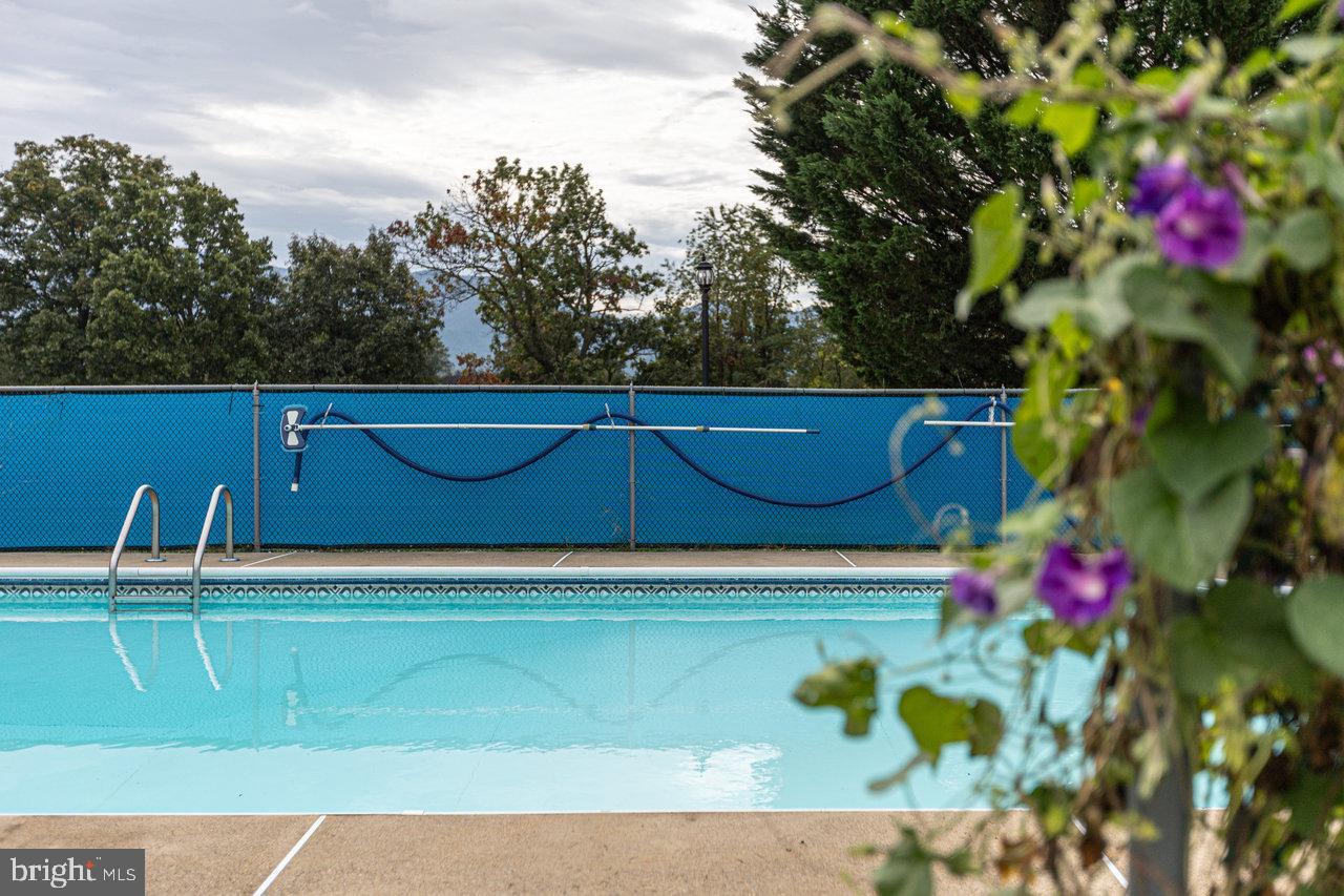 1 ROWE DR, LURAY, Virginia 22835, 3 Bedrooms Bedrooms, 10 Rooms Rooms,2 BathroomsBathrooms,Residential,For sale,1 ROWE DR,VAPA2005432 MLS # VAPA2005432