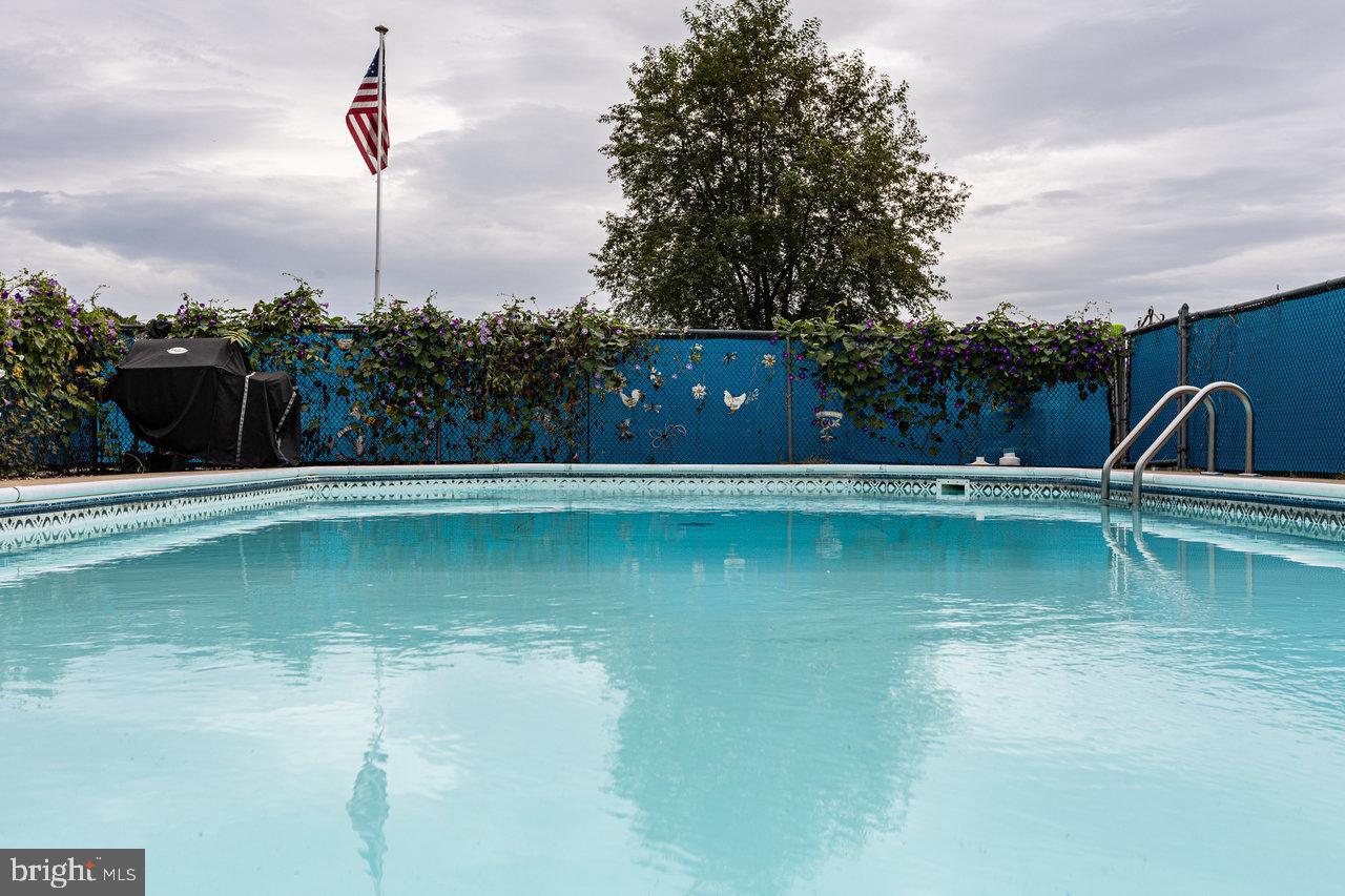 1 ROWE DR, LURAY, Virginia 22835, 3 Bedrooms Bedrooms, 10 Rooms Rooms,2 BathroomsBathrooms,Residential,For sale,1 ROWE DR,VAPA2005432 MLS # VAPA2005432