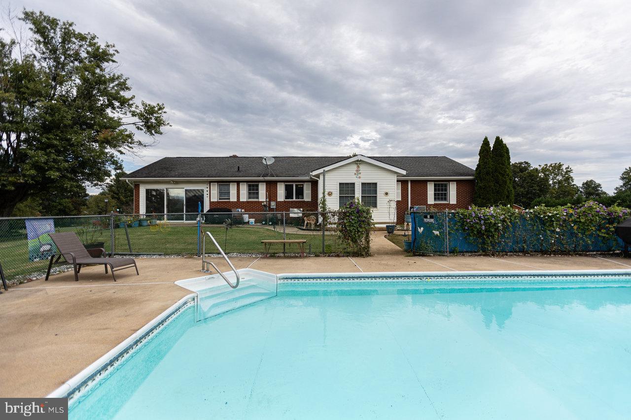 1 ROWE DR, LURAY, Virginia 22835, 3 Bedrooms Bedrooms, 10 Rooms Rooms,2 BathroomsBathrooms,Residential,For sale,1 ROWE DR,VAPA2005432 MLS # VAPA2005432