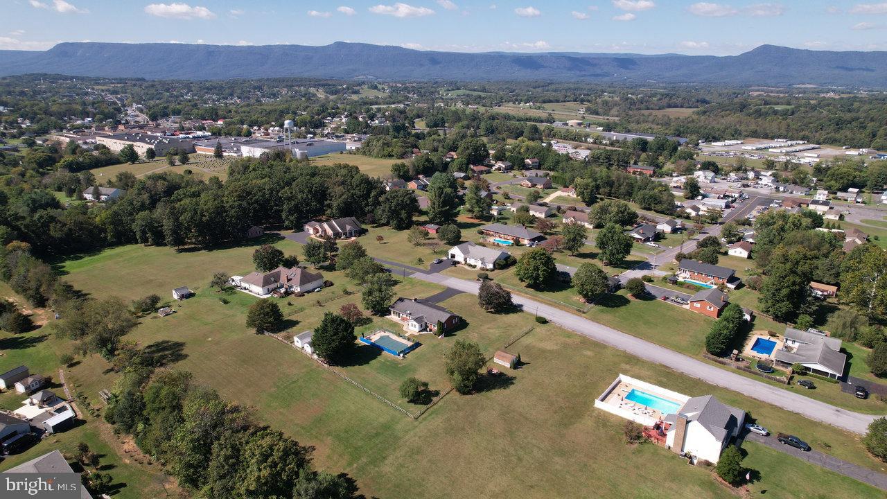 1 ROWE DR, LURAY, Virginia 22835, 3 Bedrooms Bedrooms, 10 Rooms Rooms,2 BathroomsBathrooms,Residential,For sale,1 ROWE DR,VAPA2005432 MLS # VAPA2005432