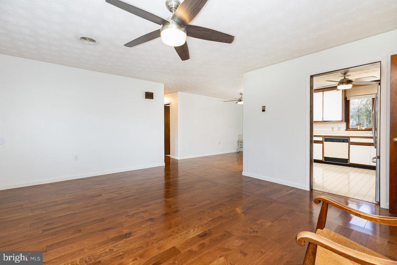 1 ROWE DR, LURAY, Virginia 22835, 3 Bedrooms Bedrooms, 10 Rooms Rooms,2 BathroomsBathrooms,Residential,For sale,1 ROWE DR,VAPA2005432 MLS # VAPA2005432