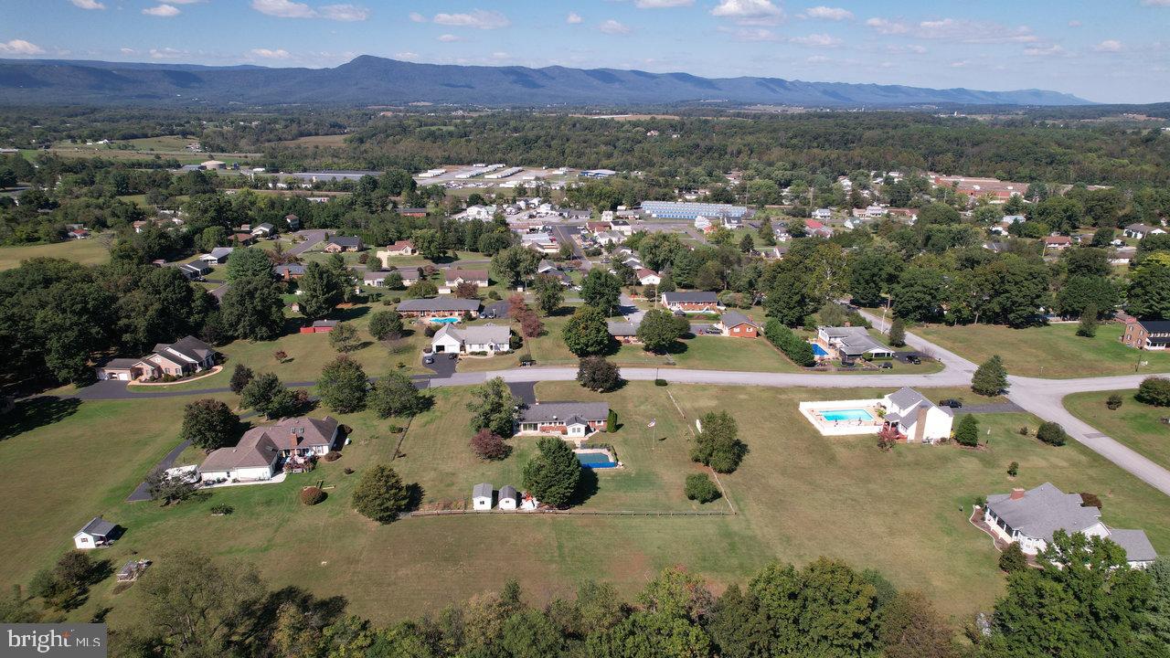 1 ROWE DR, LURAY, Virginia 22835, 3 Bedrooms Bedrooms, 10 Rooms Rooms,2 BathroomsBathrooms,Residential,For sale,1 ROWE DR,VAPA2005432 MLS # VAPA2005432