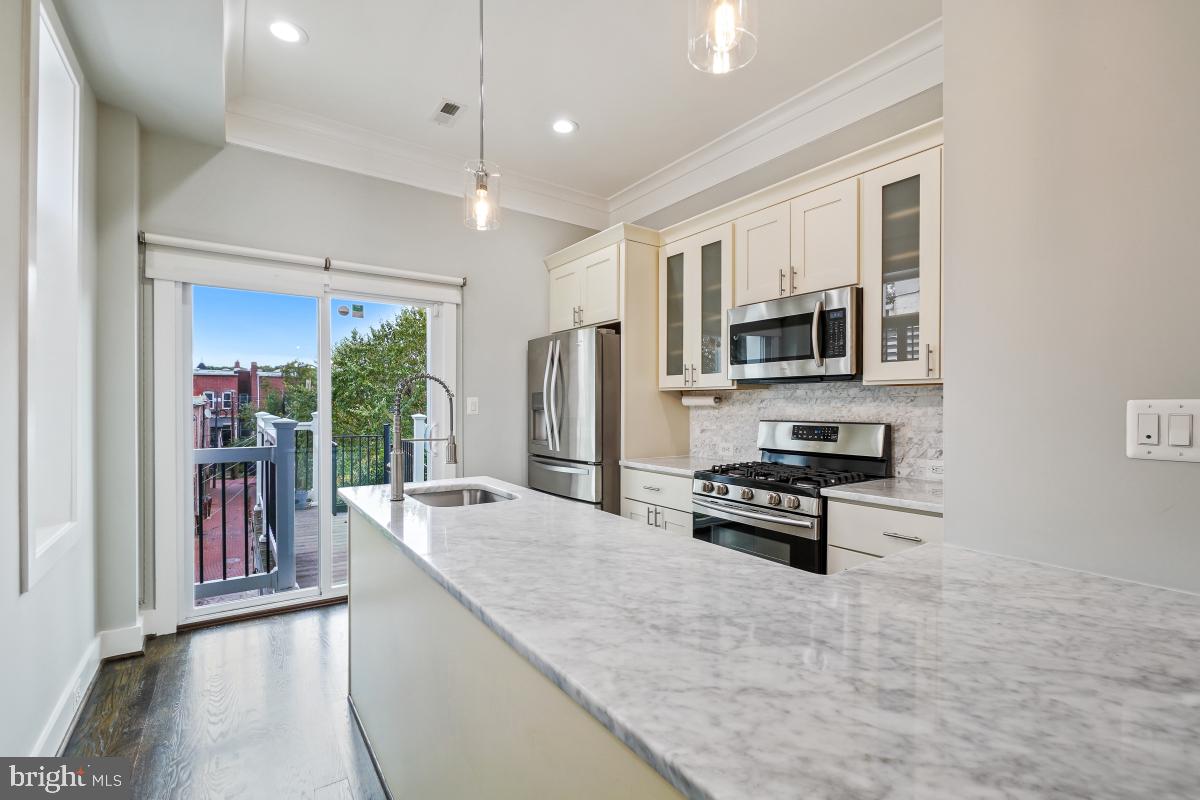 2015 FLAGLER PL NW #2, WASHINGTON, District Of Columbia 20001, 2 Bedrooms Bedrooms, ,2 BathroomsBathrooms,Residential,For sale,2015 FLAGLER PL NW #2,DCDC2226772 MLS # DCDC2226772