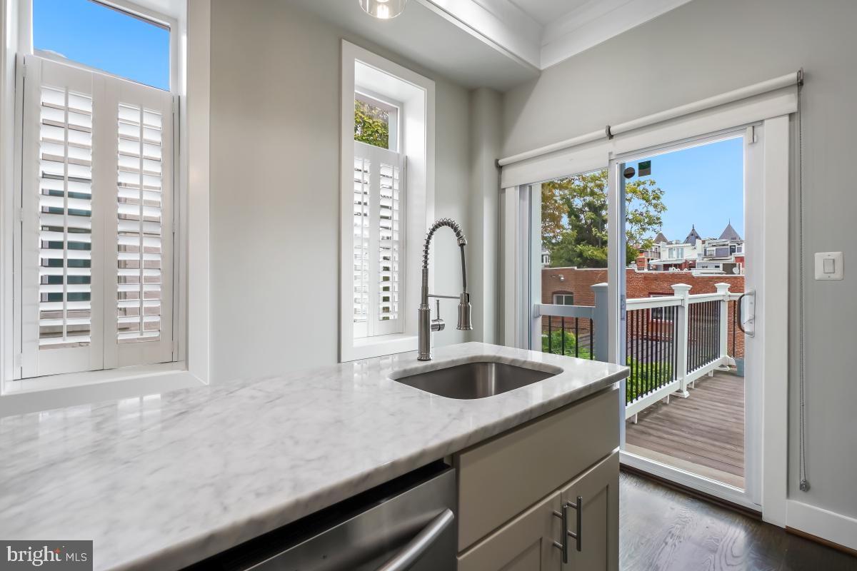 2015 FLAGLER PL NW #2, WASHINGTON, District Of Columbia 20001, 2 Bedrooms Bedrooms, ,2 BathroomsBathrooms,Residential,For sale,2015 FLAGLER PL NW #2,DCDC2226772 MLS # DCDC2226772