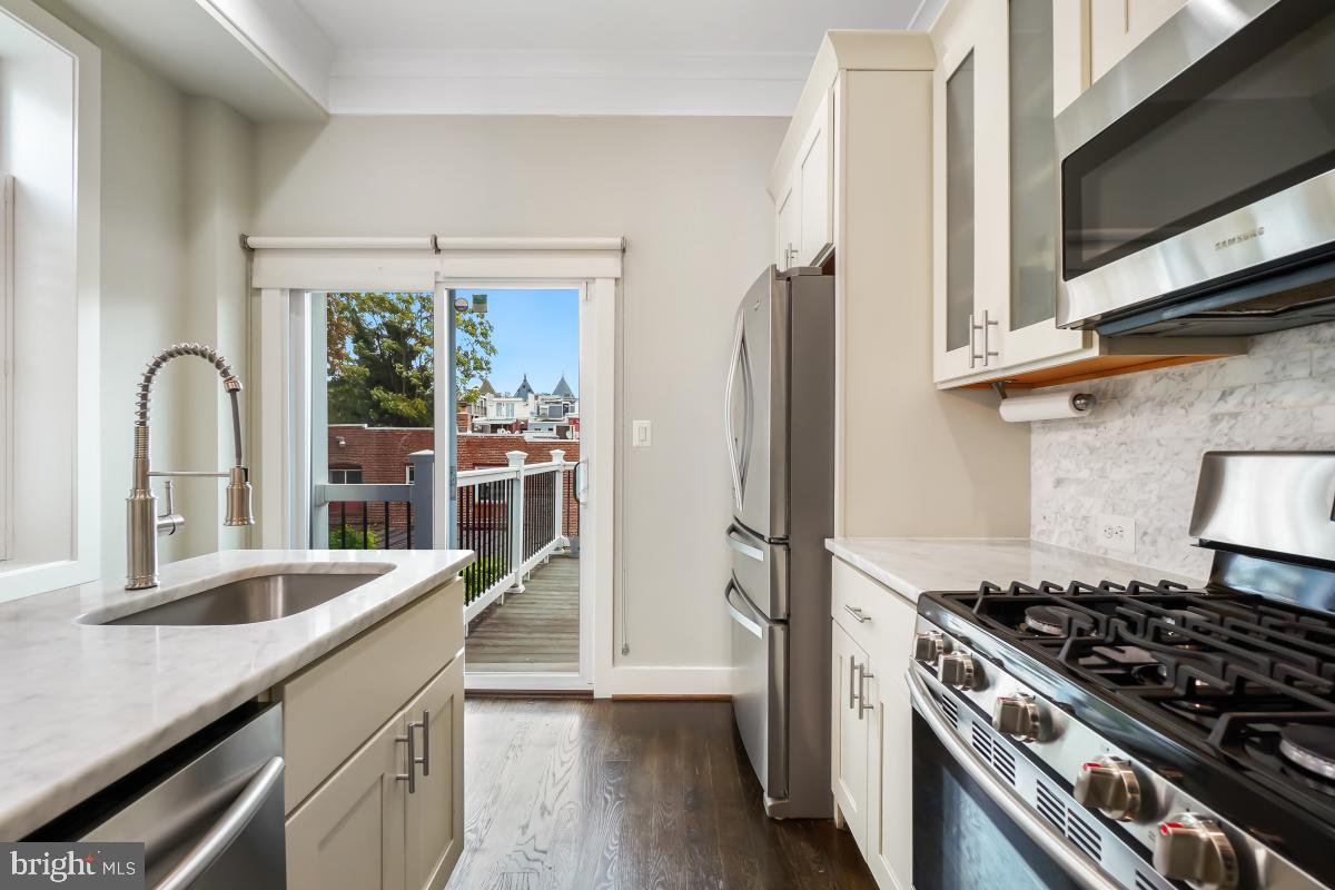 2015 FLAGLER PL NW #2, WASHINGTON, District Of Columbia 20001, 2 Bedrooms Bedrooms, ,2 BathroomsBathrooms,Residential,For sale,2015 FLAGLER PL NW #2,DCDC2226772 MLS # DCDC2226772