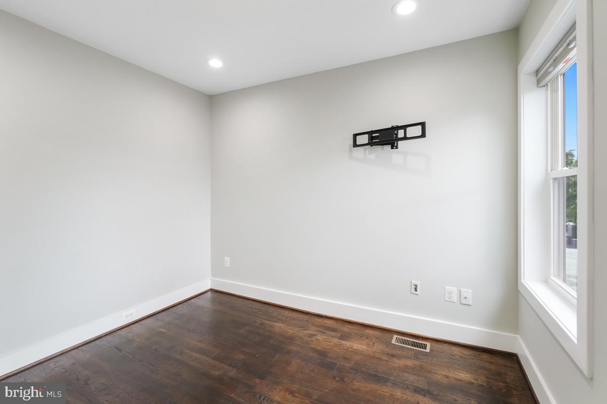 2015 FLAGLER PL NW #2, WASHINGTON, District Of Columbia 20001, 2 Bedrooms Bedrooms, ,2 BathroomsBathrooms,Residential,For sale,2015 FLAGLER PL NW #2,DCDC2226772 MLS # DCDC2226772