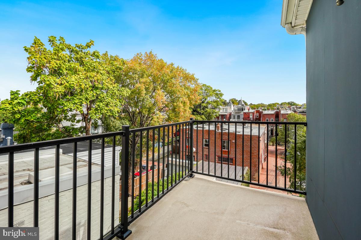 2015 FLAGLER PL NW #2, WASHINGTON, District Of Columbia 20001, 2 Bedrooms Bedrooms, ,2 BathroomsBathrooms,Residential,For sale,2015 FLAGLER PL NW #2,DCDC2226772 MLS # DCDC2226772