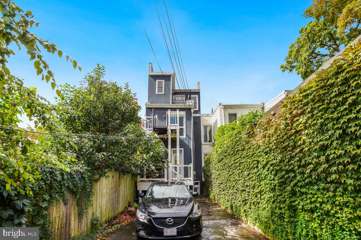 2015 FLAGLER PL NW #2, WASHINGTON, District Of Columbia 20001, 2 Bedrooms Bedrooms, ,2 BathroomsBathrooms,Residential,For sale,2015 FLAGLER PL NW #2,DCDC2226772 MLS # DCDC2226772