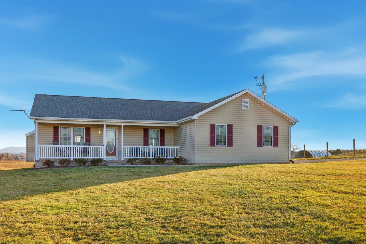 311 SWISHER RD, STAUNTON, Virginia 24401, 3 Bedrooms Bedrooms, ,2 BathroomsBathrooms,Residential,311 SWISHER RD,672756 MLS # 672756