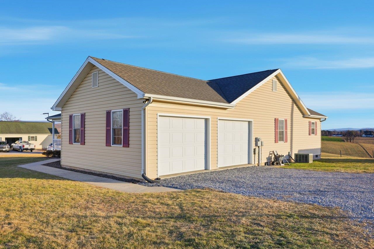 311 SWISHER RD, STAUNTON, Virginia 24401, 3 Bedrooms Bedrooms, ,2 BathroomsBathrooms,Residential,311 SWISHER RD,672756 MLS # 672756