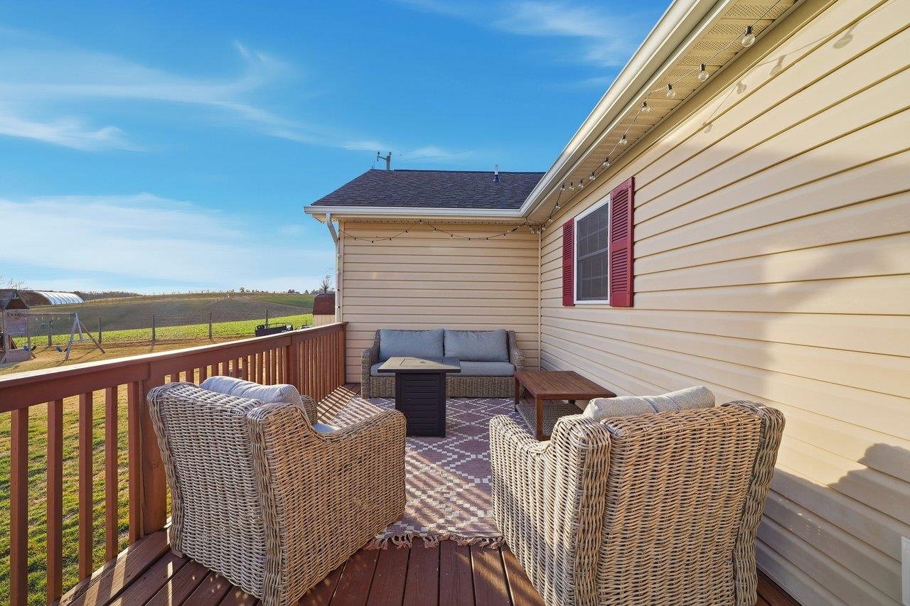 311 SWISHER RD, STAUNTON, Virginia 24401, 3 Bedrooms Bedrooms, ,2 BathroomsBathrooms,Residential,311 SWISHER RD,672756 MLS # 672756