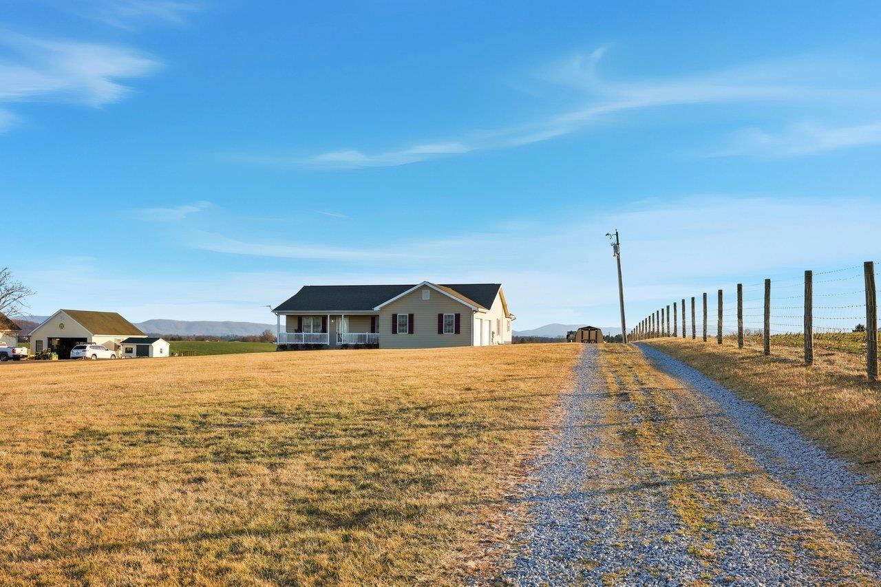 311 SWISHER RD, STAUNTON, Virginia 24401, 3 Bedrooms Bedrooms, ,2 BathroomsBathrooms,Residential,311 SWISHER RD,672756 MLS # 672756